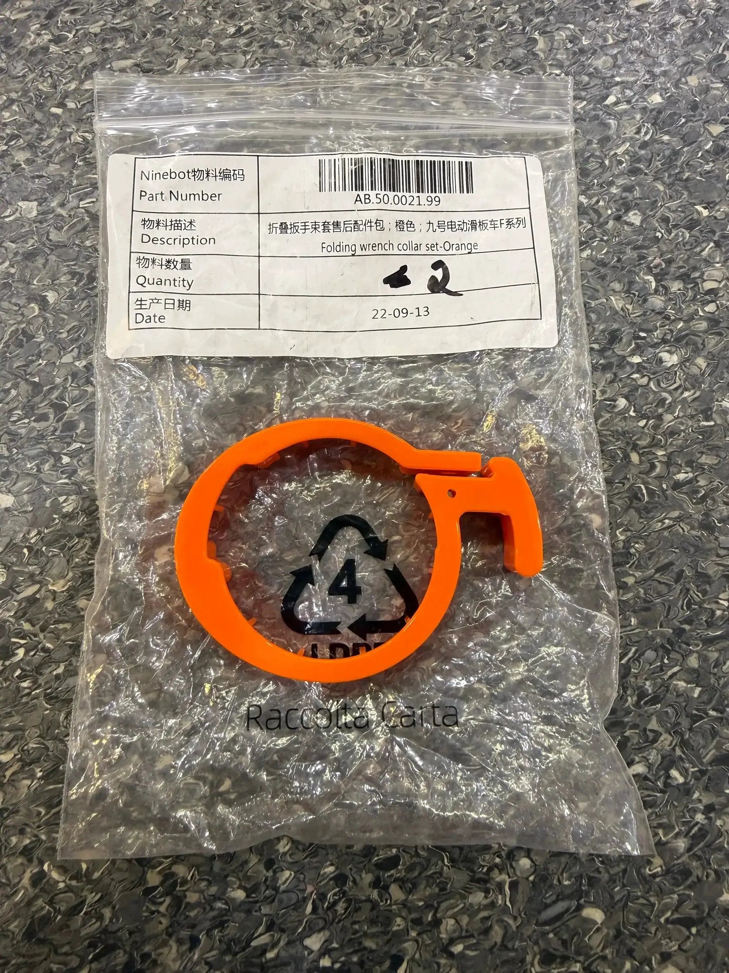 Folding rench ollar et-Orange by Technocity CIN7