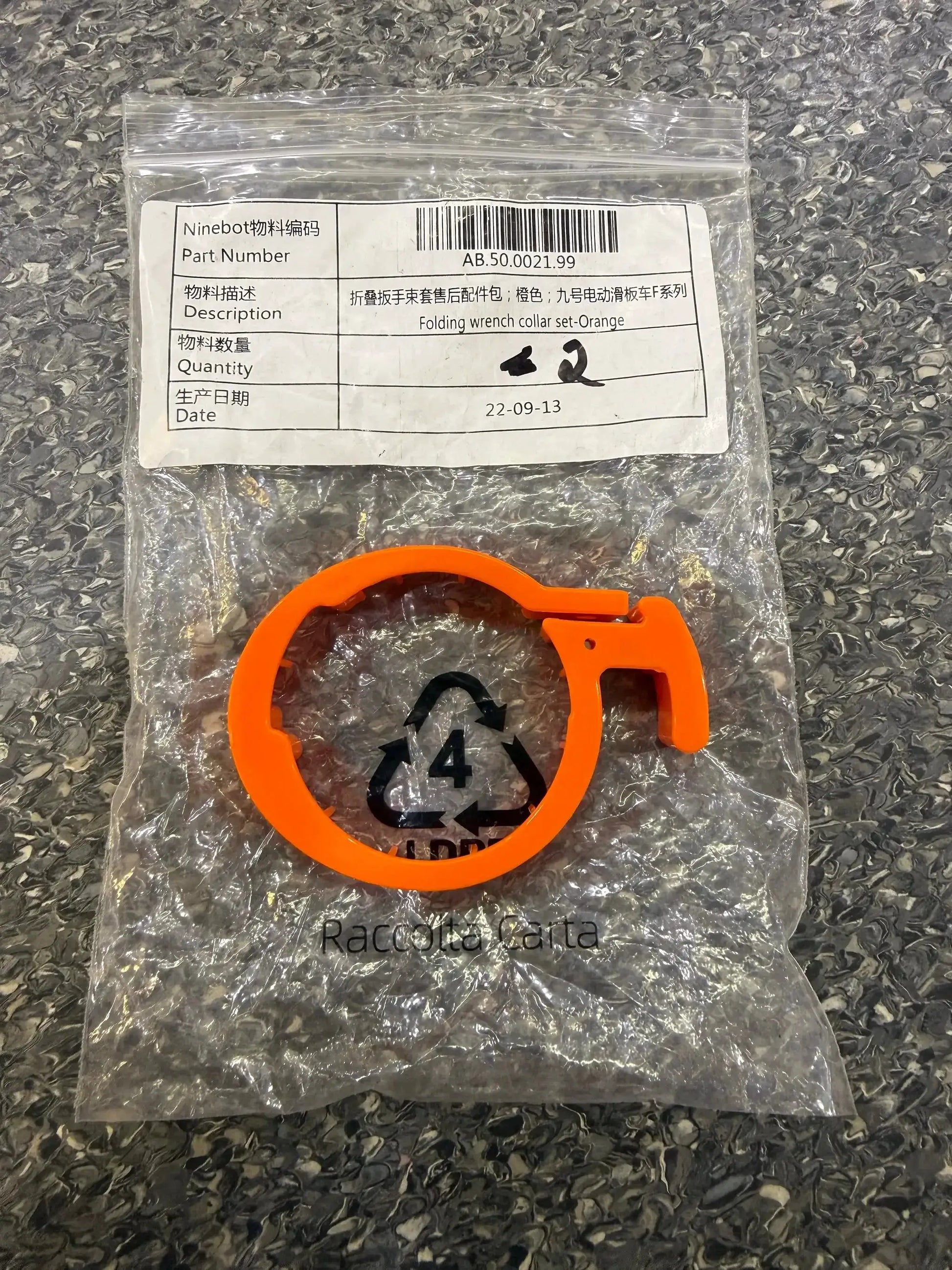 Folding rench ollar et-Orange by Technocity CIN7