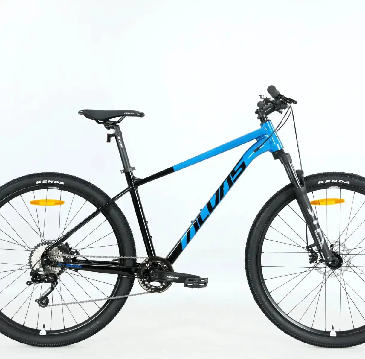 Alvas Storm MX9 by Cyclemotion